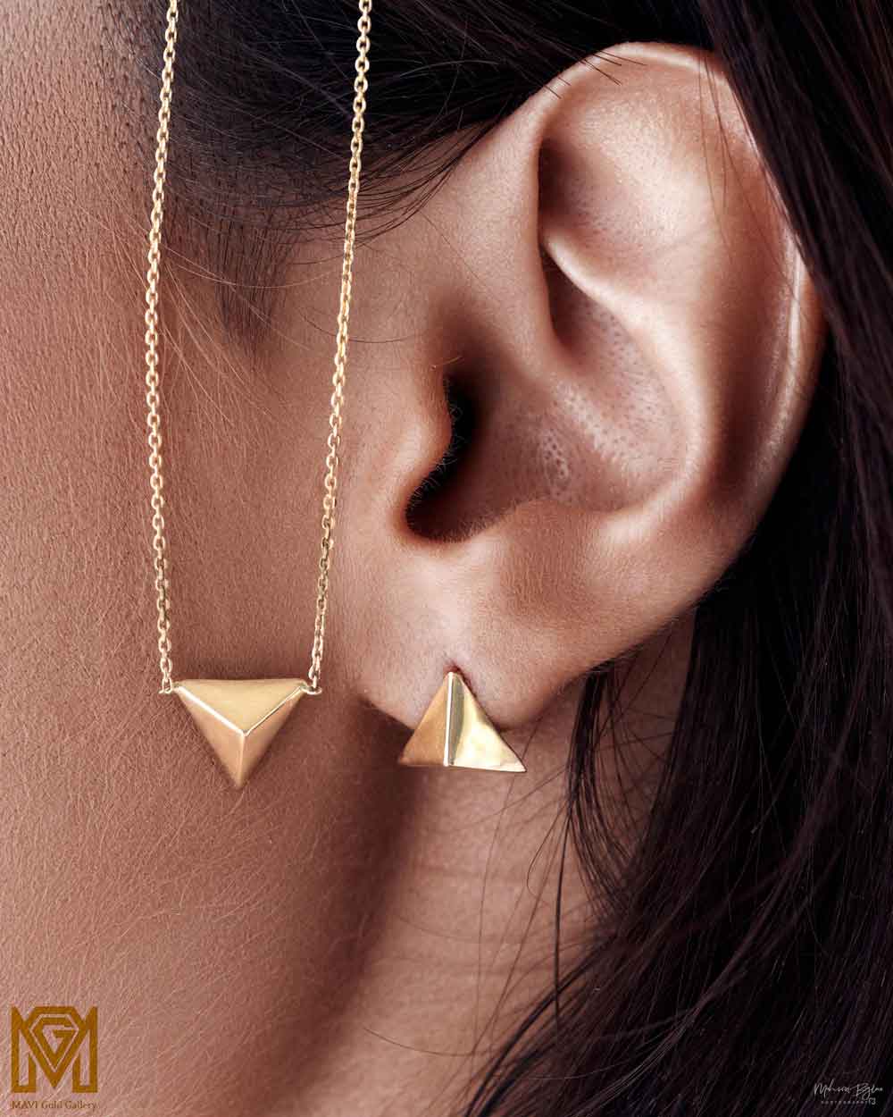 mavigoldgallery_necklaces-triangle-conical-model