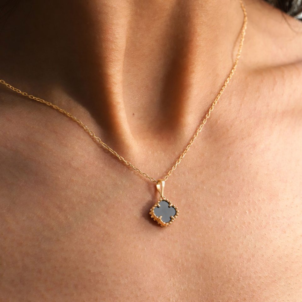 خرید پلاک طلا گل ونکلیف مشکی گوارسه