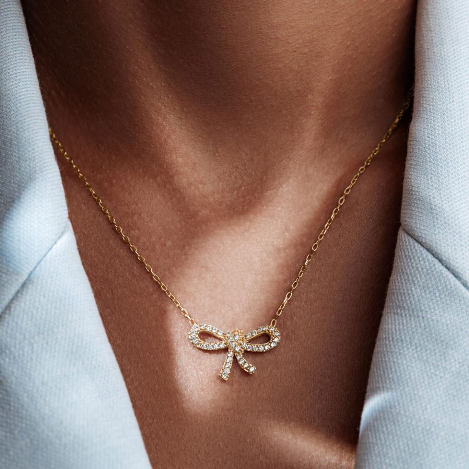 خرید گردنبند طلا پاپیون نگینی