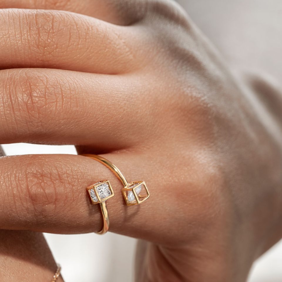 خرید انگشتر طلا دو مکعب و سنگ 1