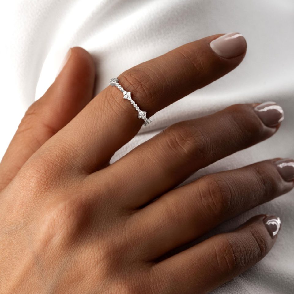 خرید انگشتر طلا چند لوزی نگینی سفید