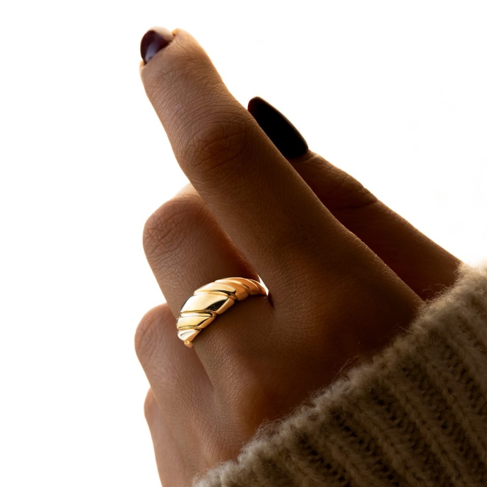 خرید انگشتر طلا کروسان فورم