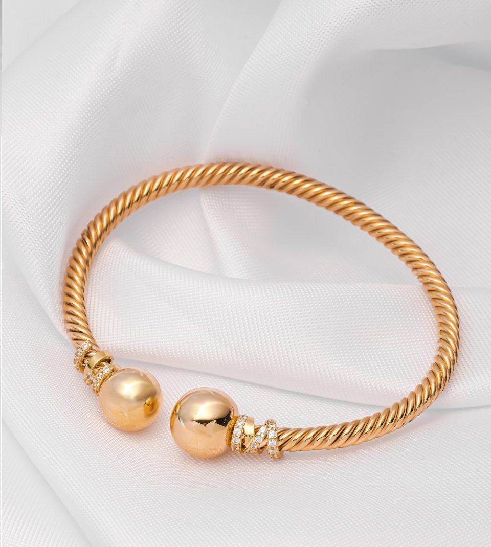 packing-gold-for-travel