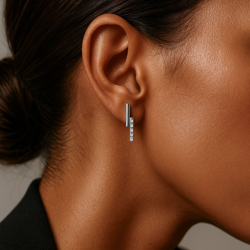 خرید گوشواره طلا دو خط موازی ساده و نگین سفید