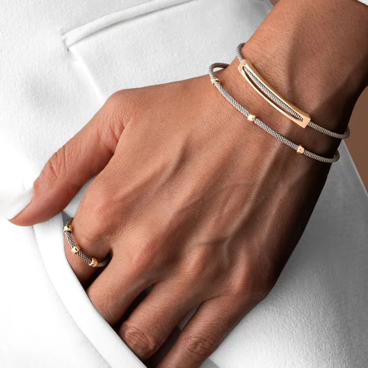 mavigoldgallery_bangle-mat-white-orbit-model (1)