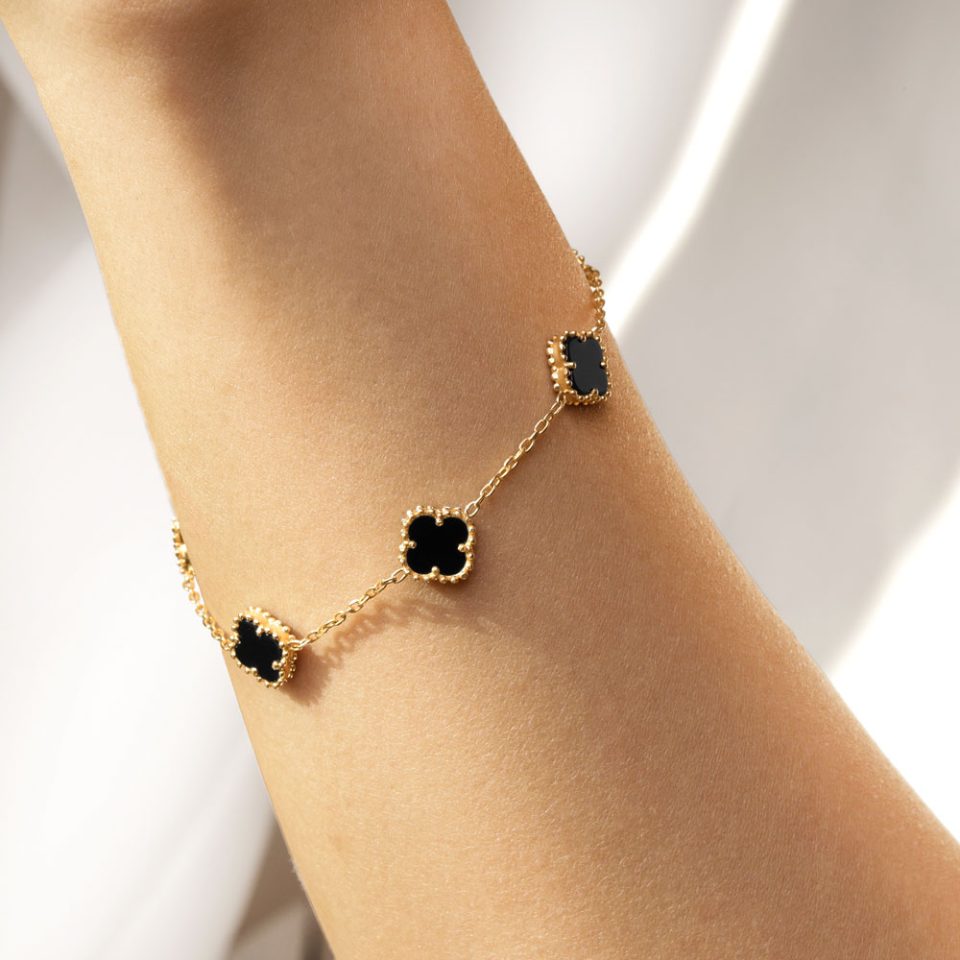 خرید دستبند طلا گل ونکلیف مشکی گوارسه 5