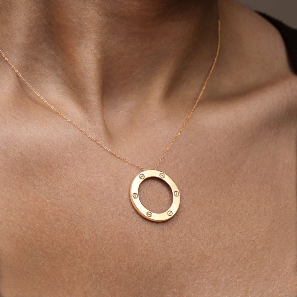 خرید پلاک طلا دایره کارتیه لاو