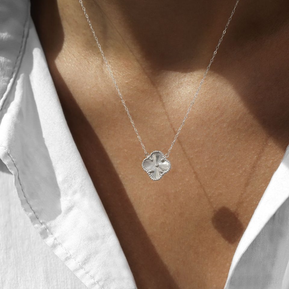 خرید گردنبند طلا تک ونکلیف الحمبرا همتا سفید